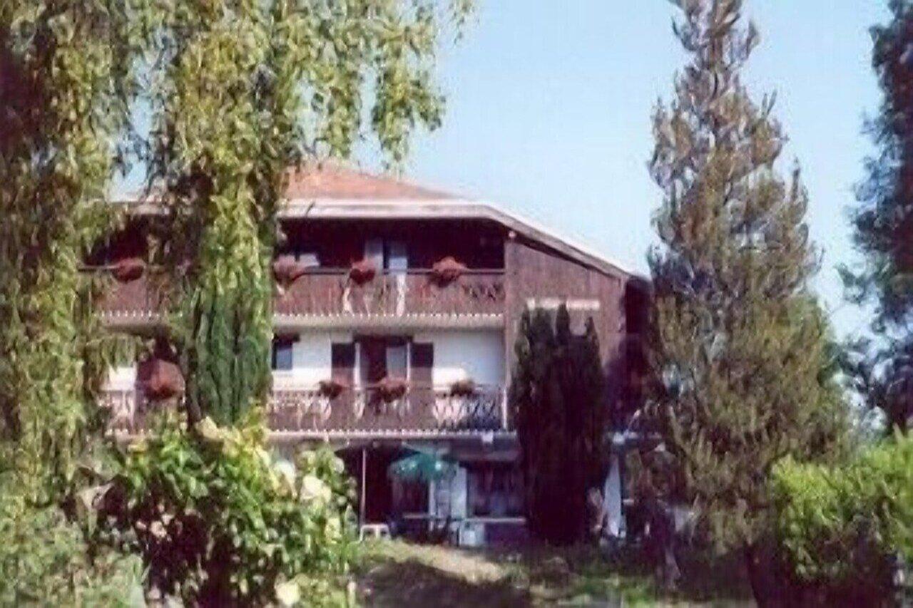 Le Cro-Bidou Hotel Bernex Bagian luar foto
