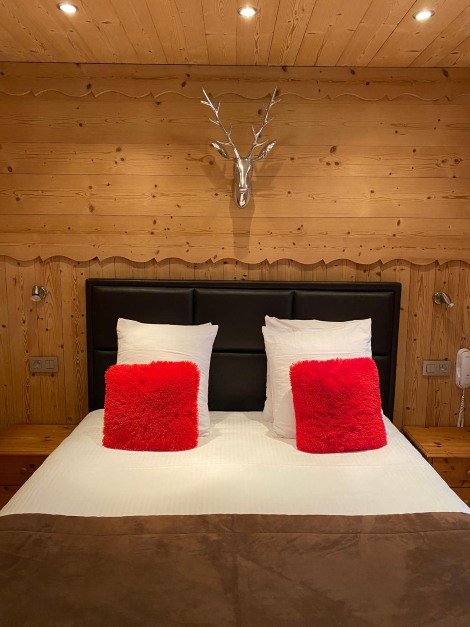 Le Cro-Bidou Hotel Bernex Bagian luar foto